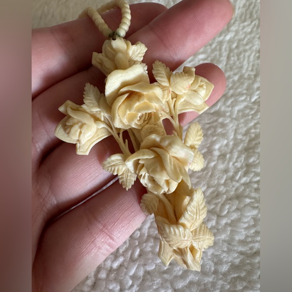 Victorian Antique Museum Quality Carved Bovine Bone Cross & Rose Estate Necklace - Picture 5 of 12